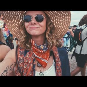 Meet your Posher, Torie